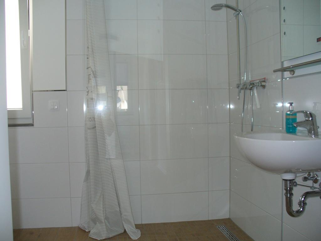Ferienwohnung Rheinaue Köln Ngoại thất bức ảnh